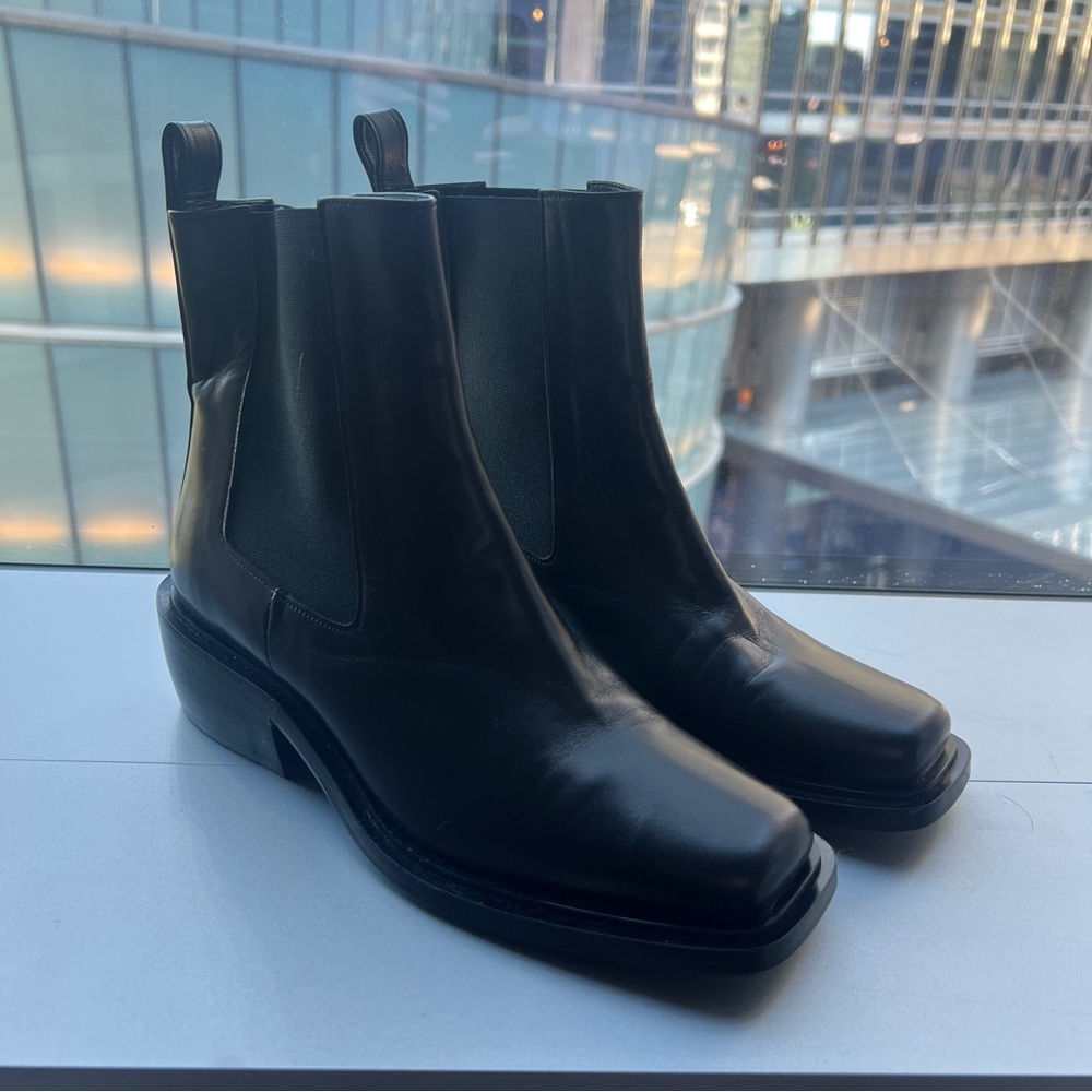 Frame Chelsea Ankle Boot